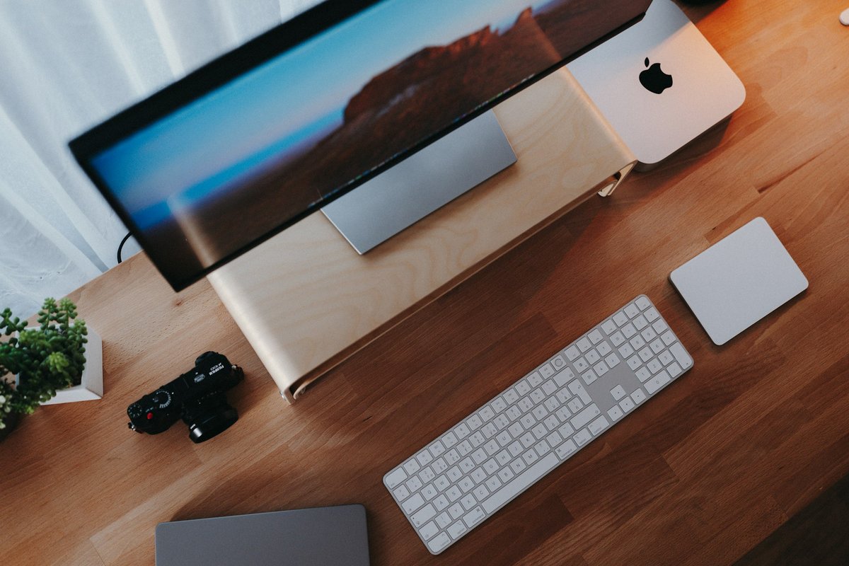 Premiere Pro vs Final Cut - Professional Editor Comparison