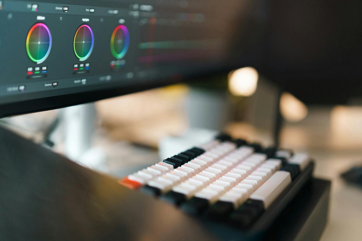 DaVinci Resolve Free Version - Professional Video Editing Software